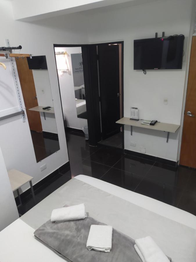 Hotel Aura 메딜린 외부 사진