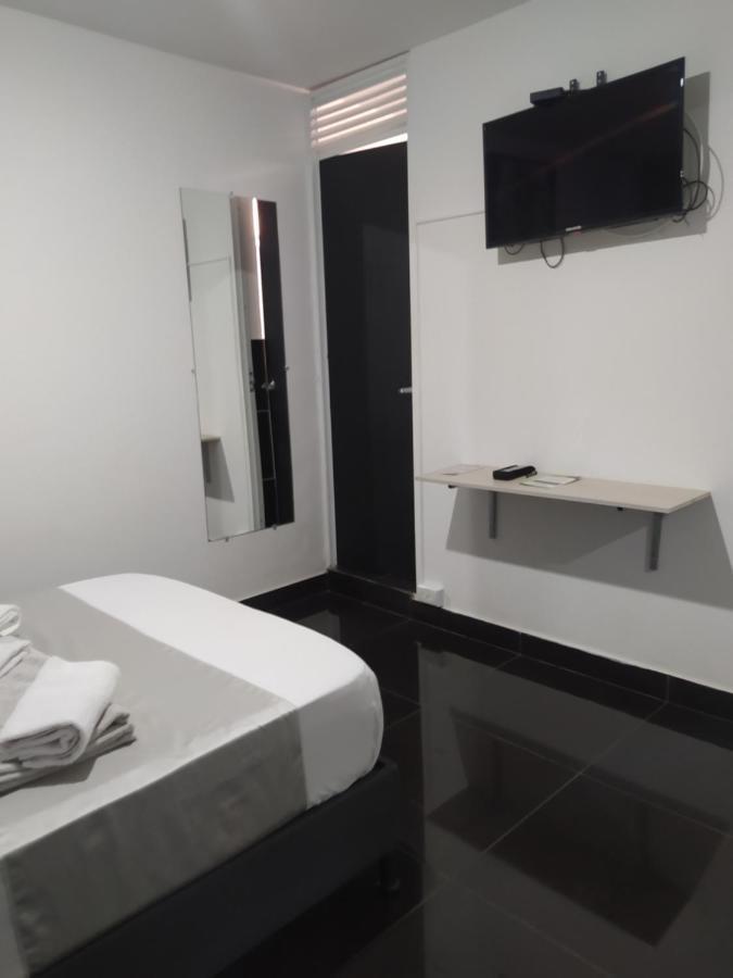Hotel Aura 메딜린 외부 사진